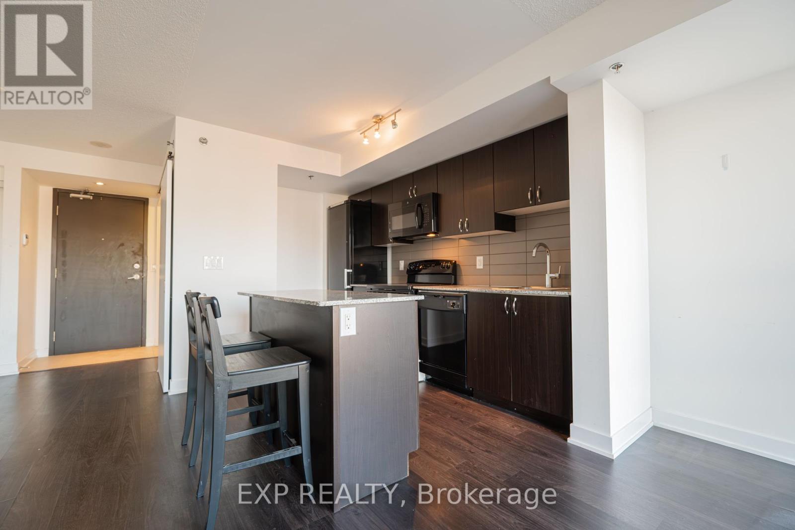 Photo 17 of 417 11 Superior Avenue, Toronto ON