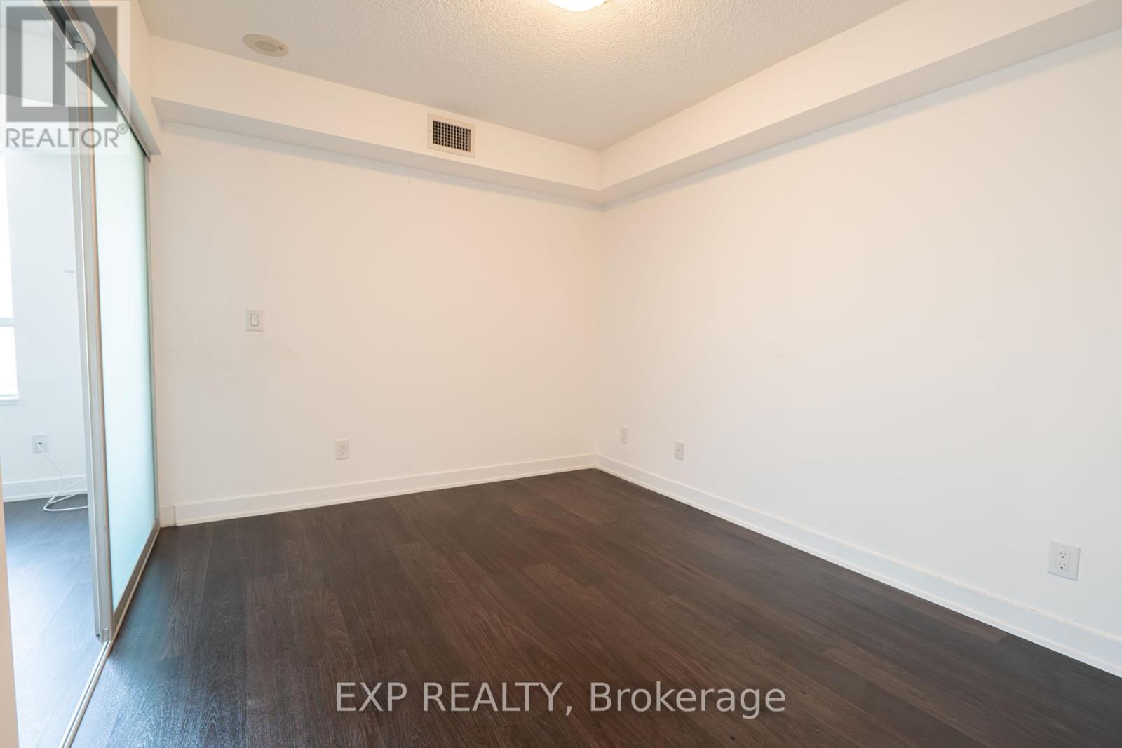 Photo 20 of 417 11 Superior Avenue, Toronto ON