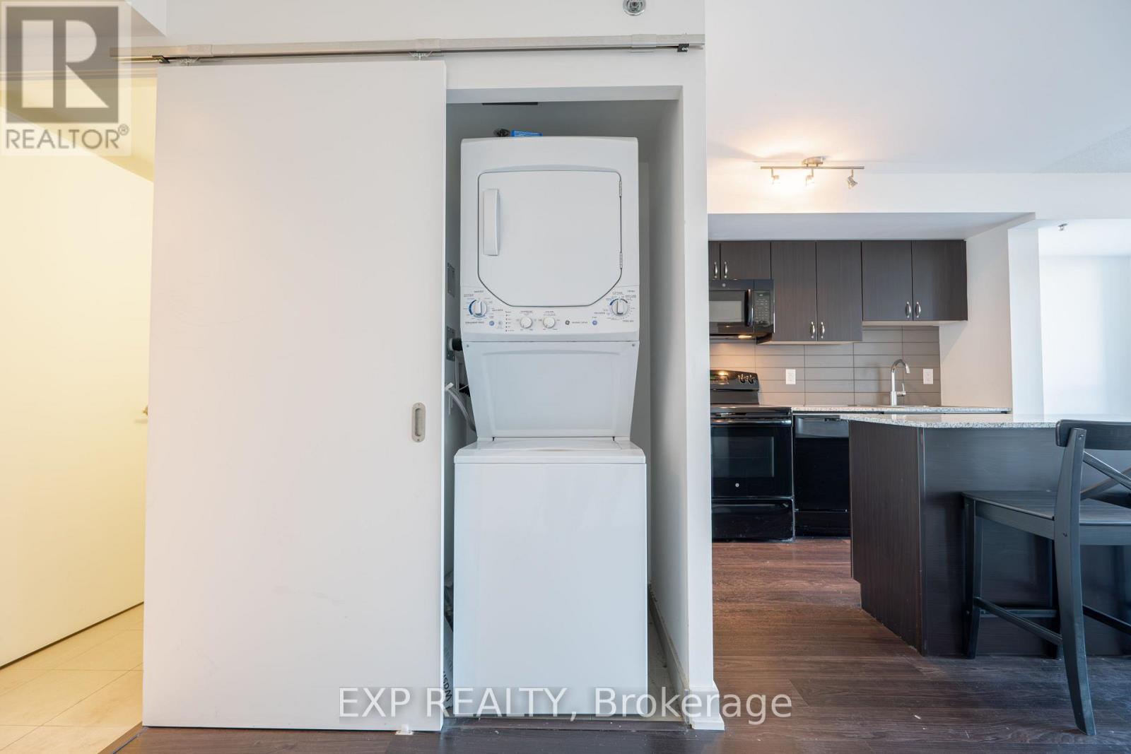 Photo 28 of 417 11 Superior Avenue, Toronto ON