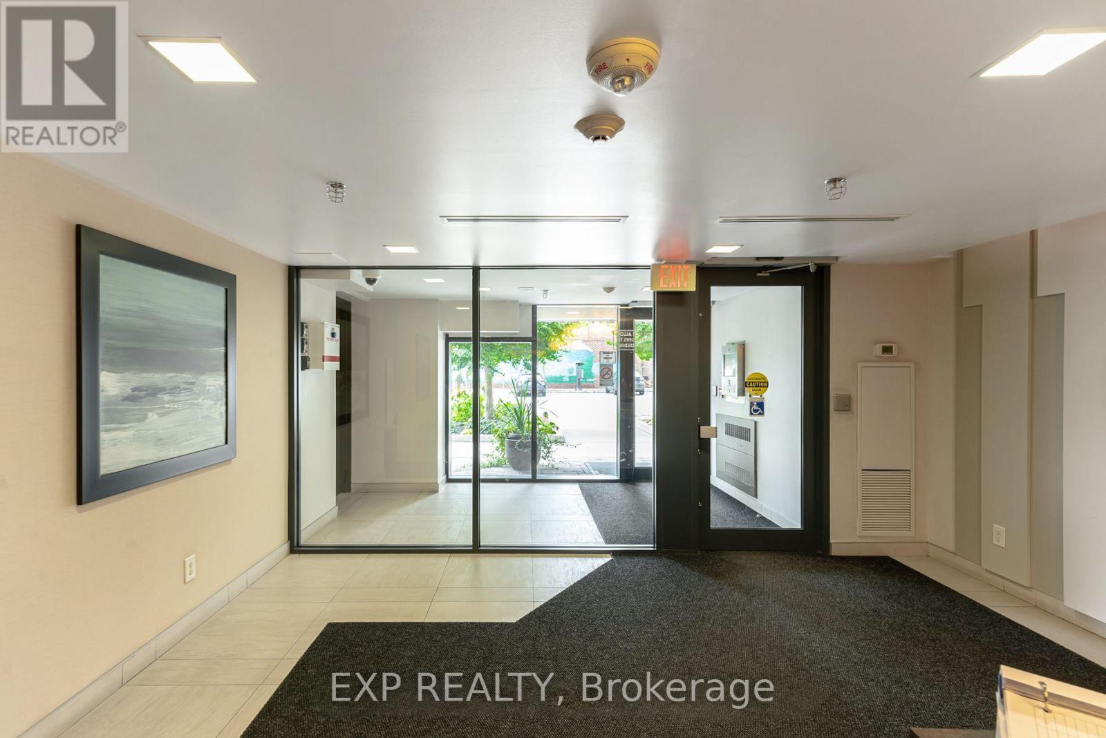 Photo 22 of 417 11 Superior Avenue, Toronto ON