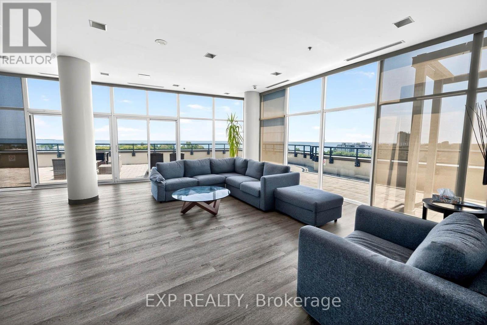 Photo 16 of 417 11 Superior Avenue, Toronto ON