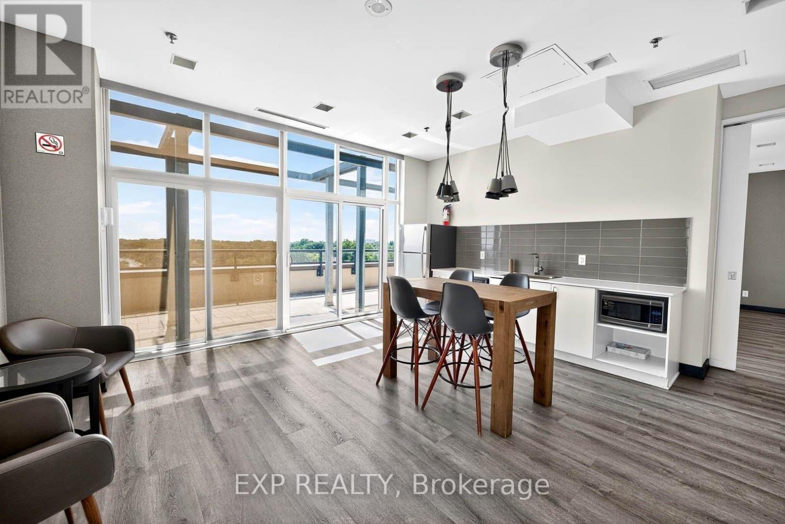 Photo 1 of 417 11 Superior Avenue, Toronto ON