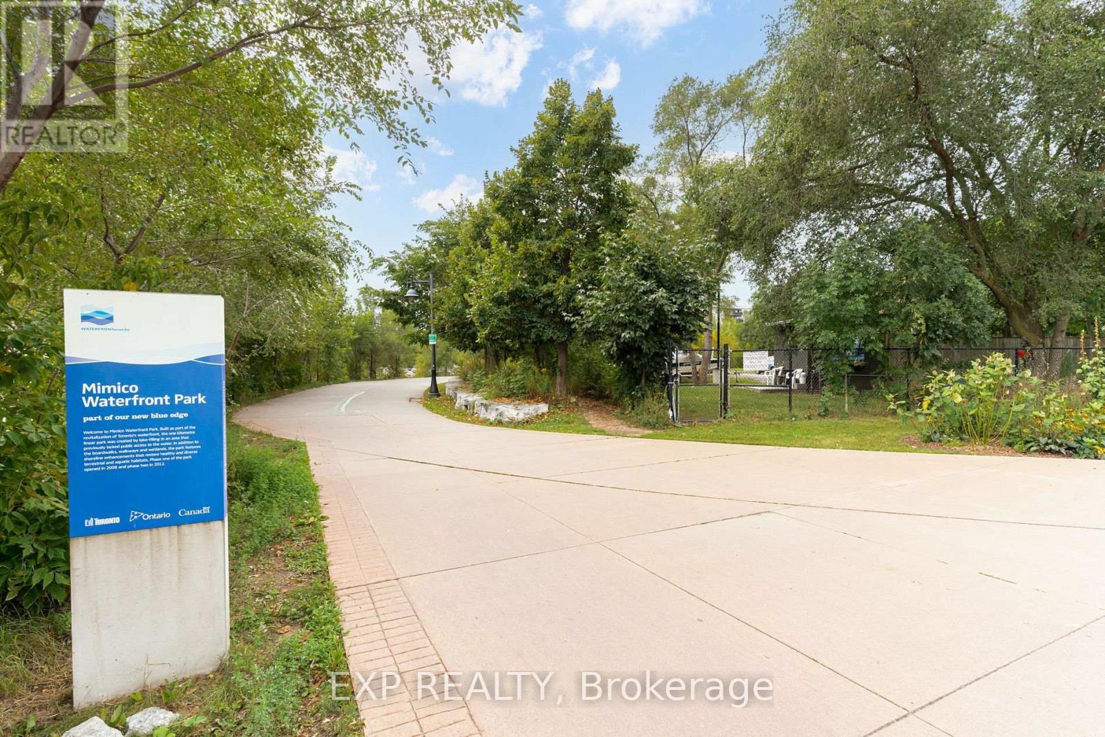 Photo 18 of 417 11 Superior Avenue, Toronto ON