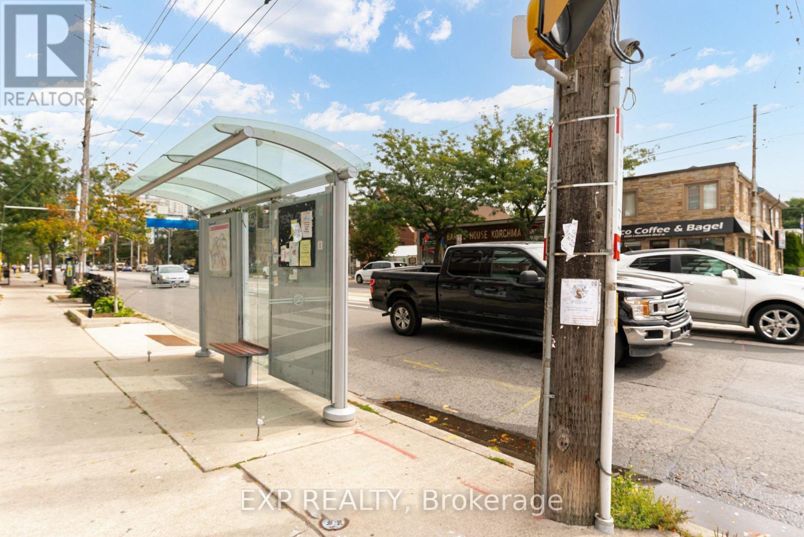 Photo 30 of 417 11 Superior Avenue, Toronto ON