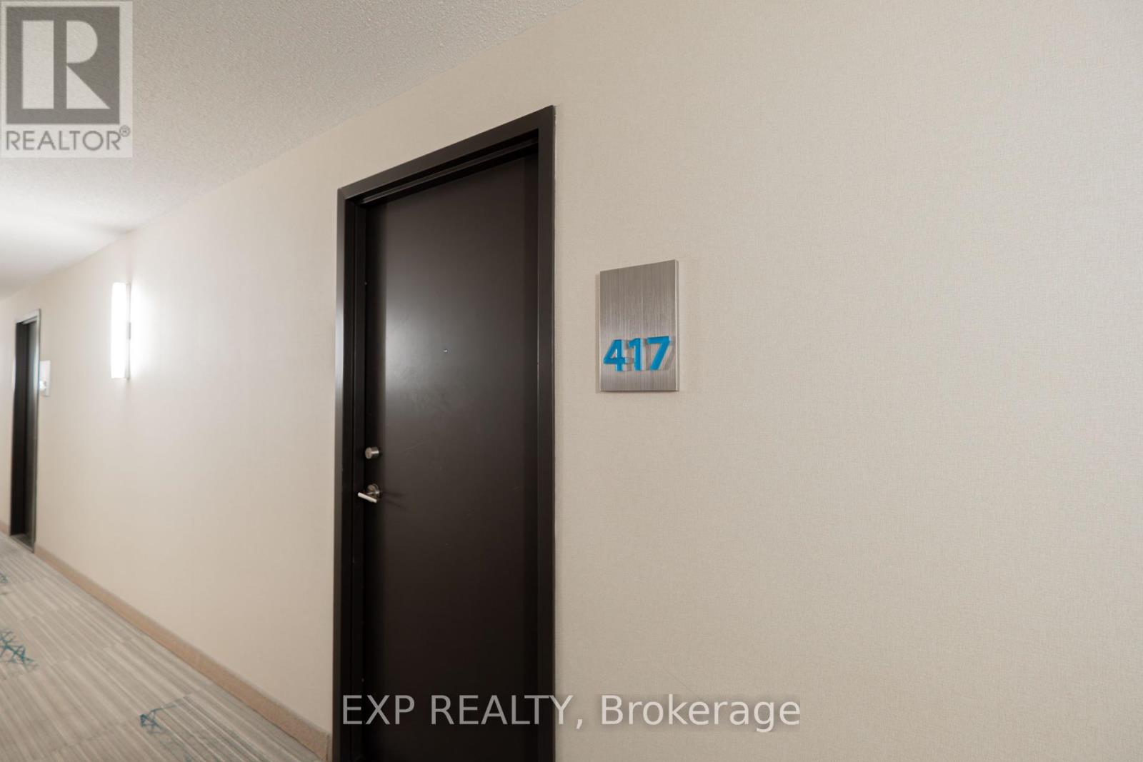 Photo 6 of 417 11 Superior Avenue, Toronto ON