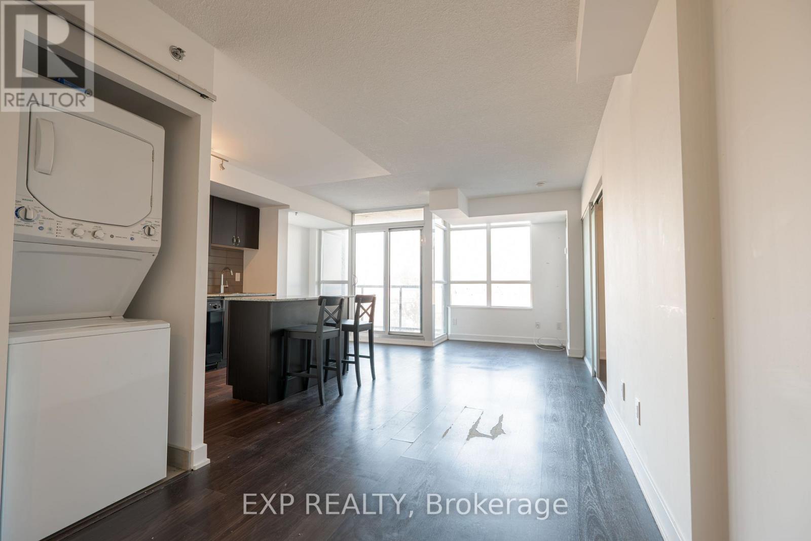 Photo 4 of 417 11 Superior Avenue, Toronto ON