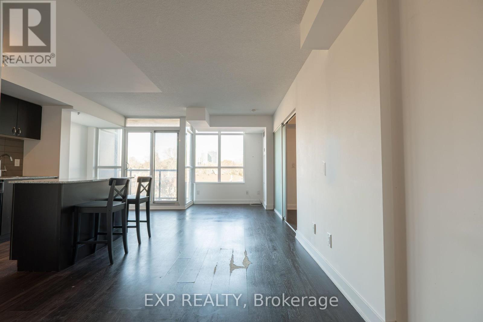 Photo 31 of 417 11 Superior Avenue, Toronto ON