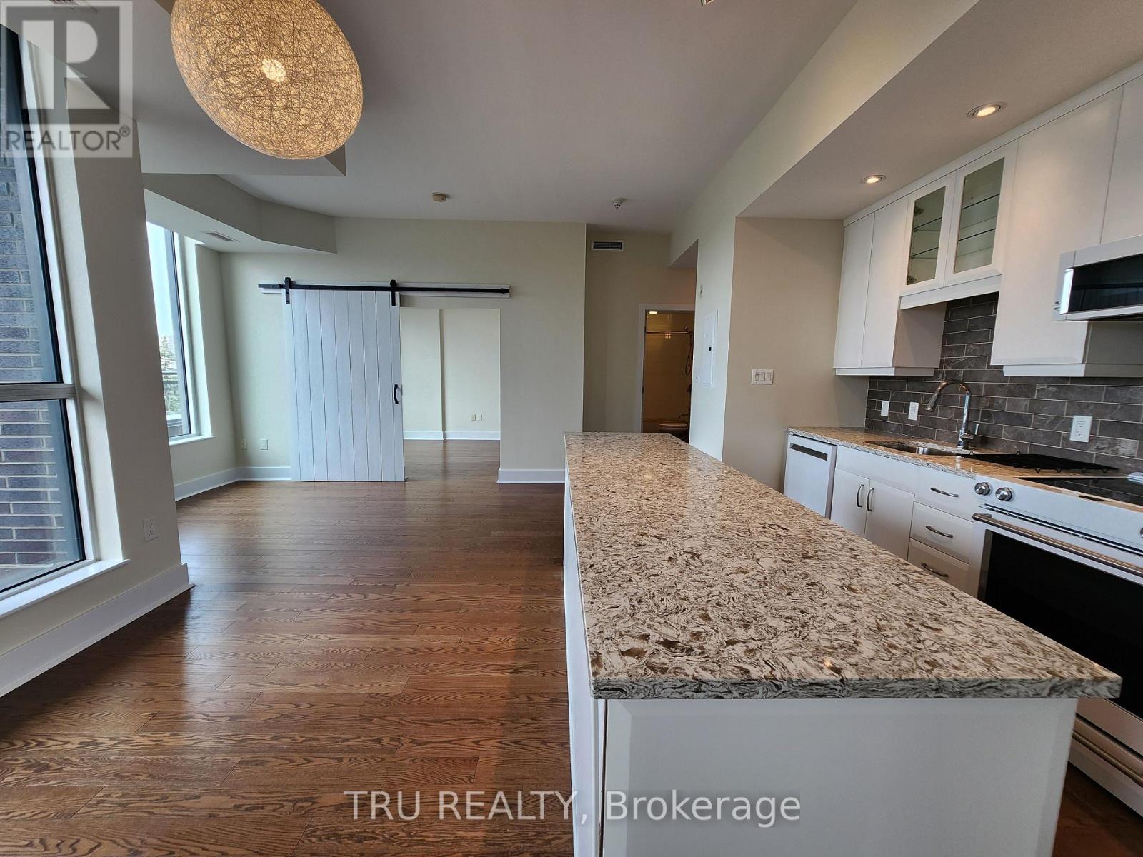 Photo 29 of 609 101 Richmond Road, Ottawa ON
