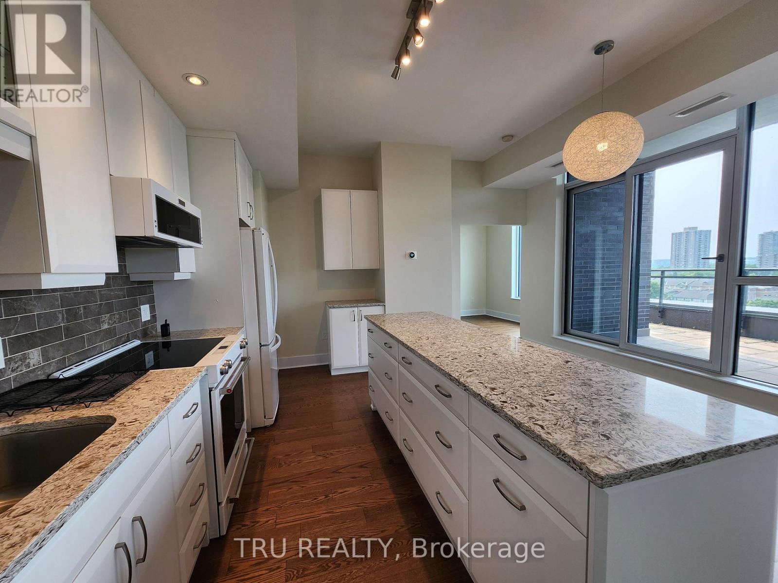 Photo 7 of 609 101 Richmond Road, Ottawa ON
