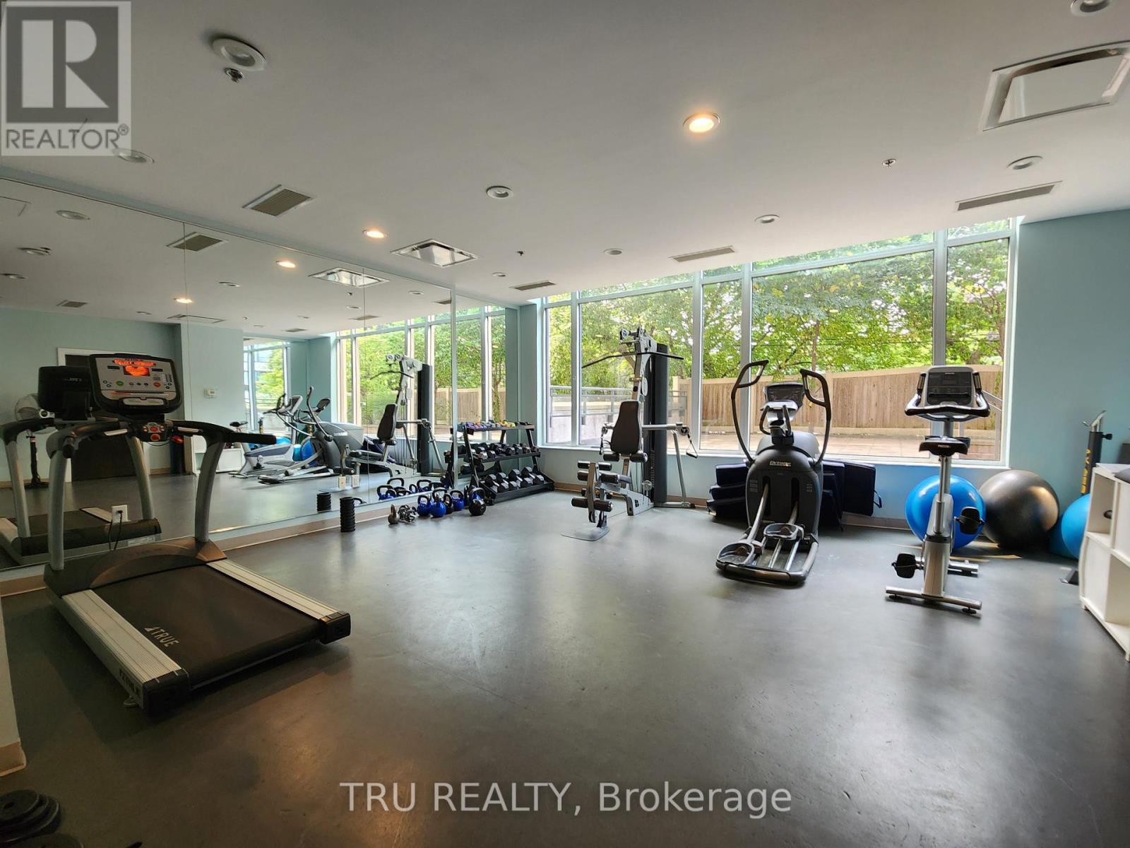 Photo 37 of 609 101 Richmond Road, Ottawa ON
