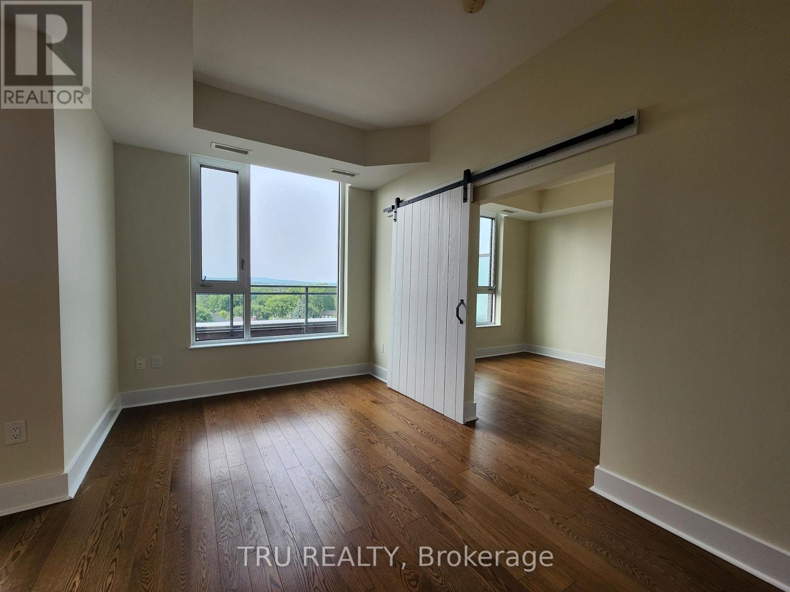 Photo 31 of 609 101 Richmond Road, Ottawa ON