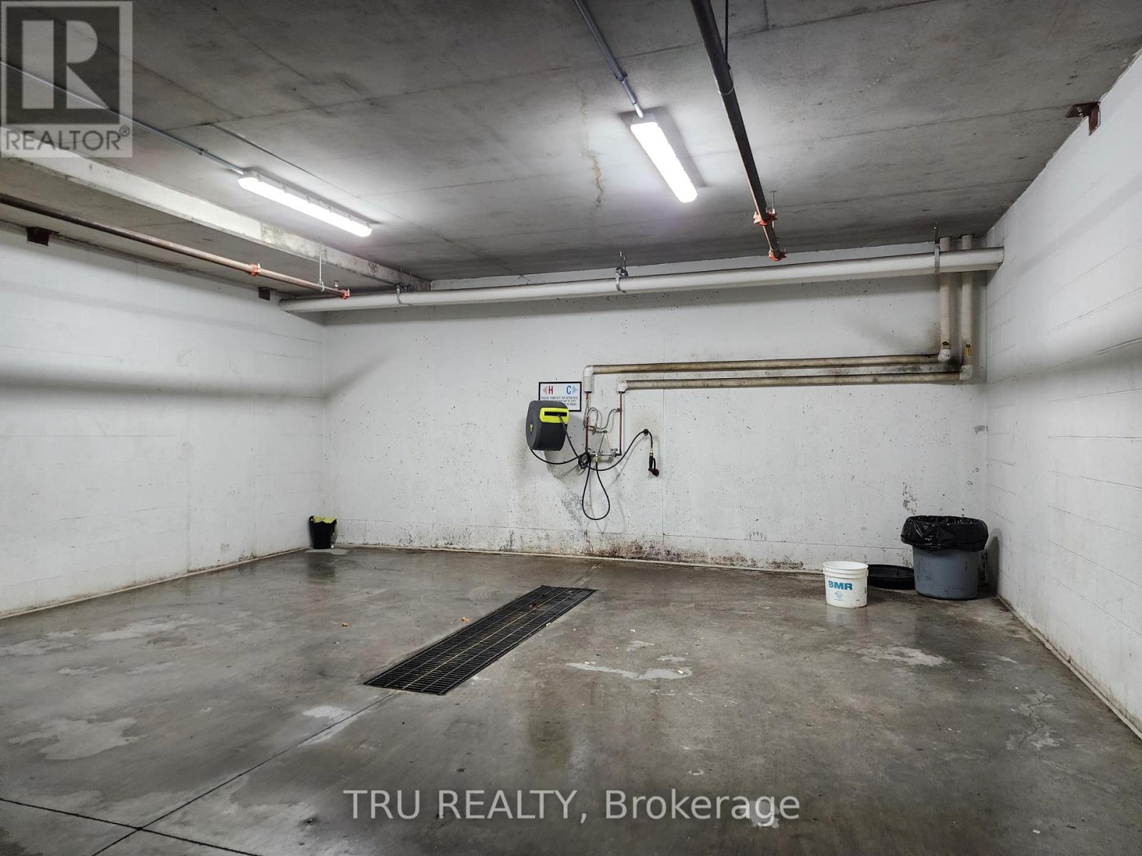 Photo 2 of 609 101 Richmond Road, Ottawa ON