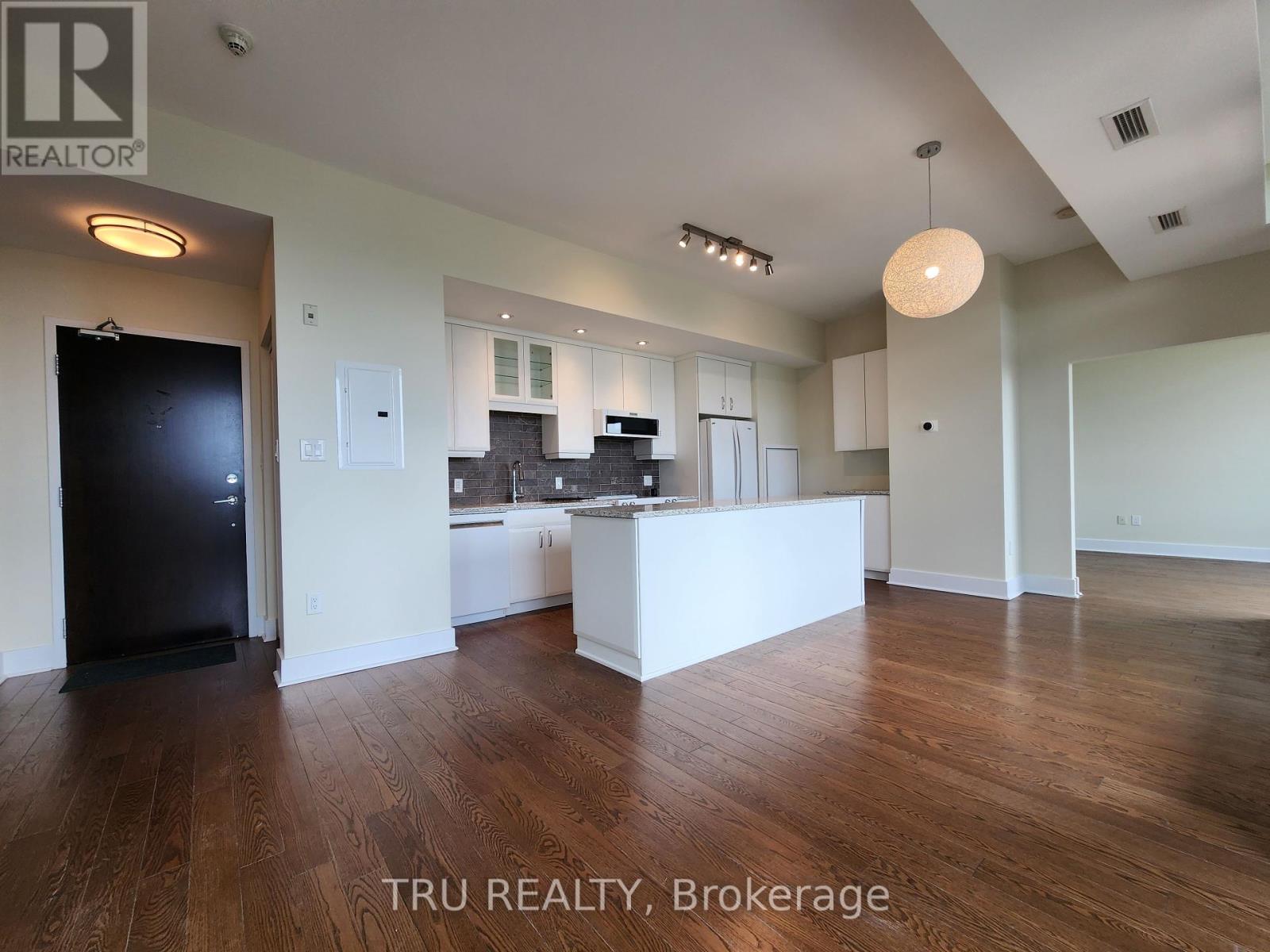 Photo 19 of 609 101 Richmond Road, Ottawa ON