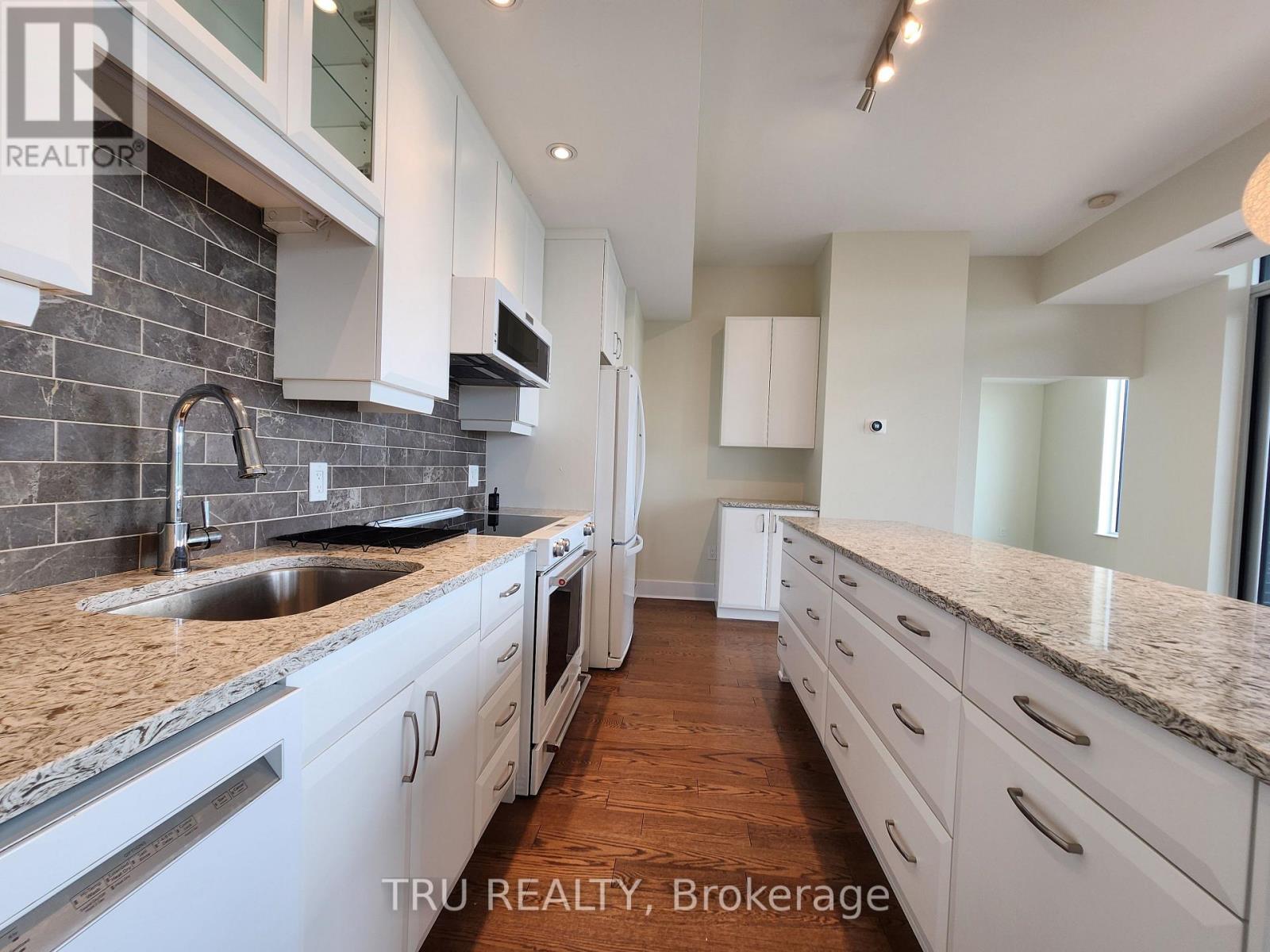 Photo 28 of 609 101 Richmond Road, Ottawa ON