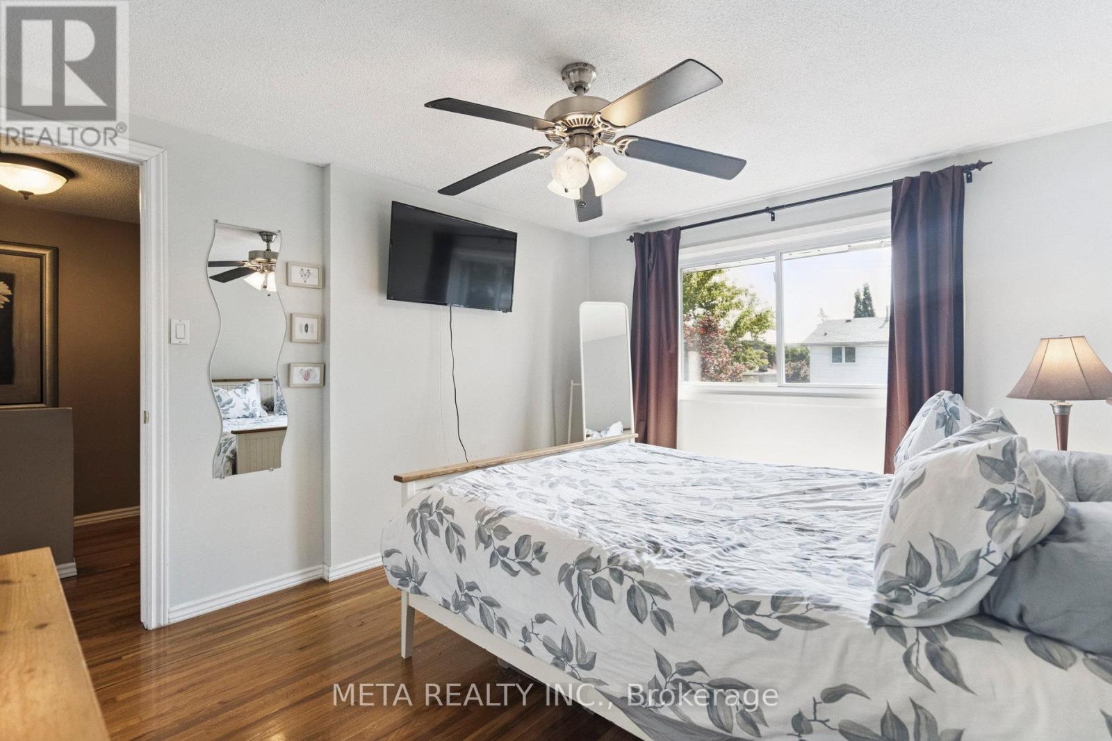 Photo 13 of 159 St Andrews Drive, Hamilton ON