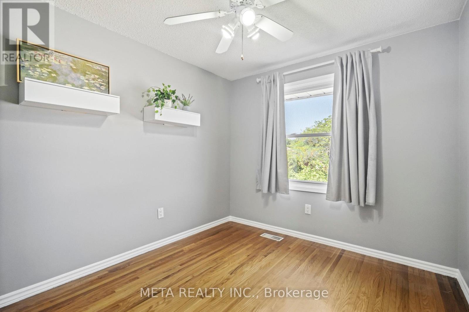 Photo 16 of 159 St Andrews Drive, Hamilton ON