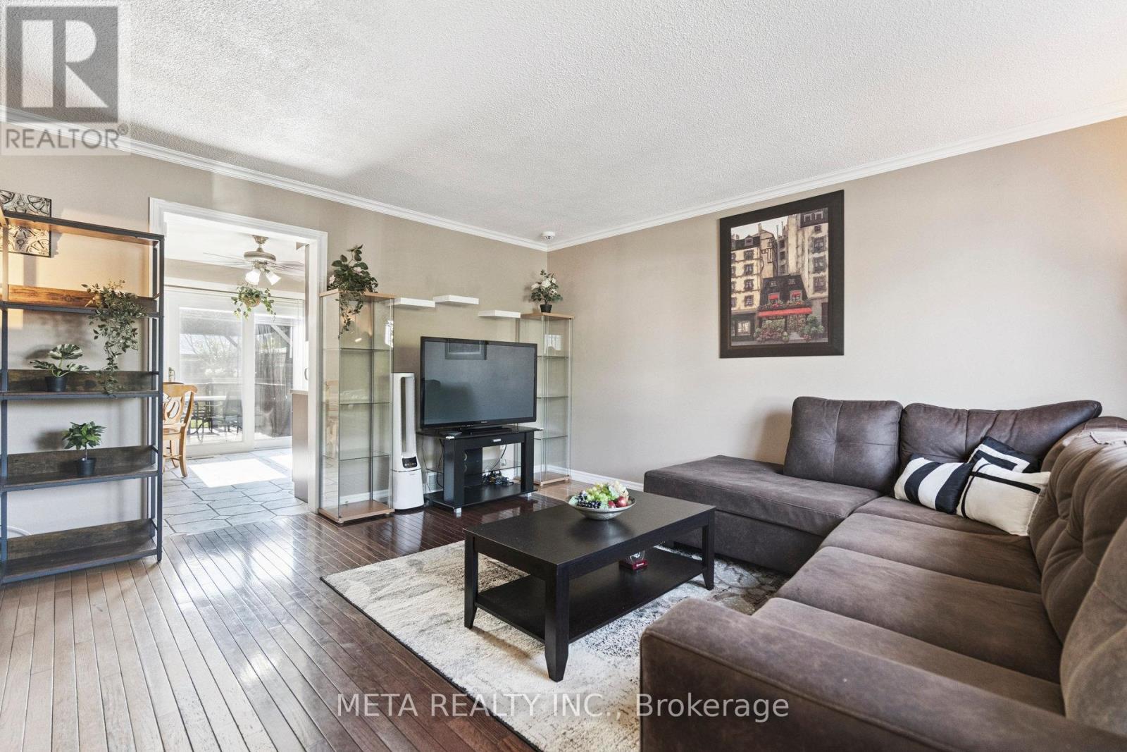 Photo 3 of 159 St Andrews Drive, Hamilton ON