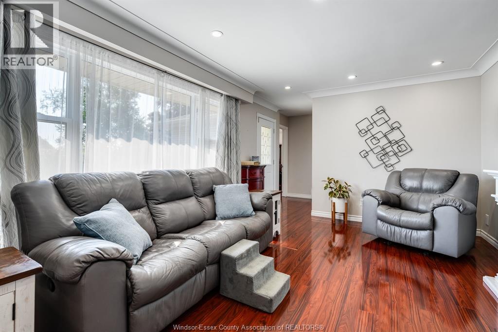Photo 10 of 111 Danforth Avenue, Leamington ON