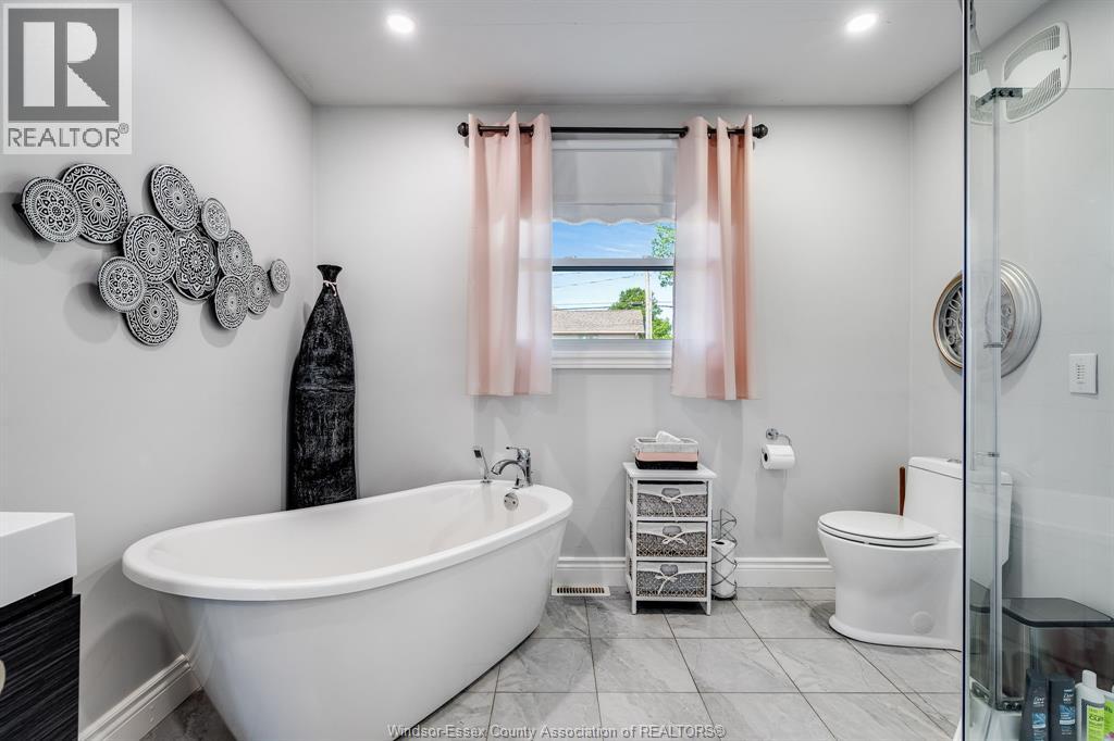 Photo 3 of 111 Danforth Avenue, Leamington ON