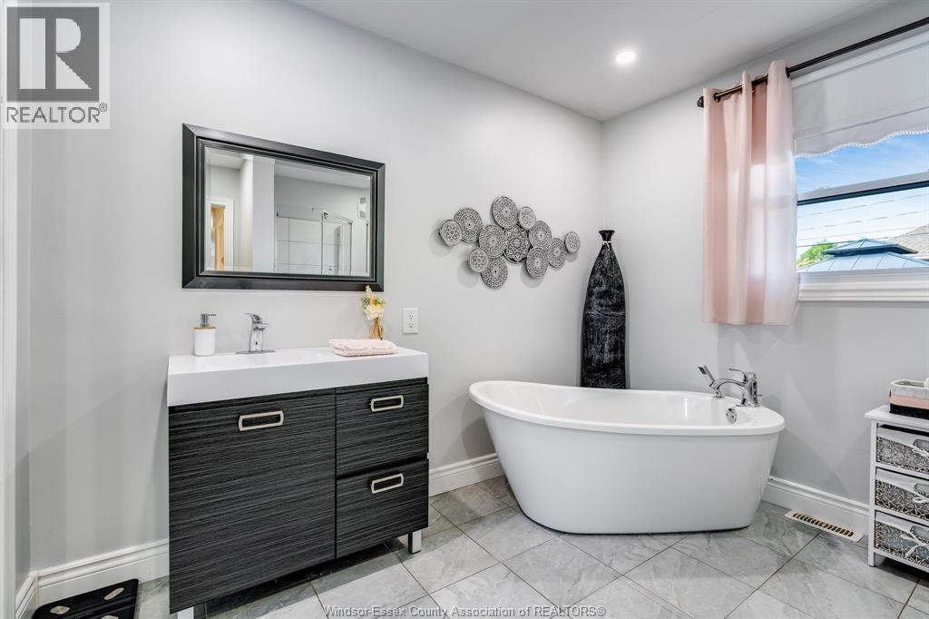 Photo 33 of 111 Danforth Avenue, Leamington ON