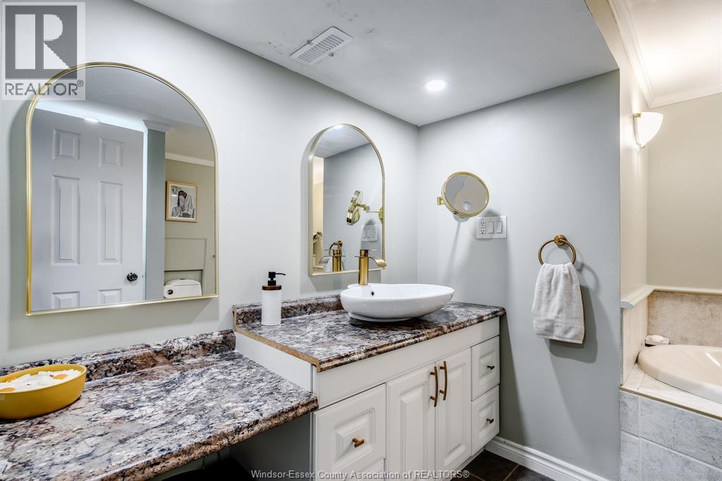 Photo 11 of 111 Danforth Avenue, Leamington ON