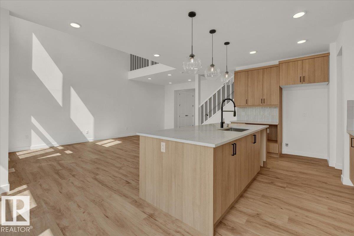 Photo 8 of 5811 Kootook Li Sw, Edmonton AB