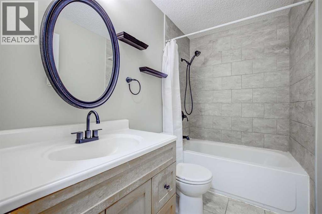Single Family House for Sale in  Erin Woods Drive SE Erin Woods Calgary 