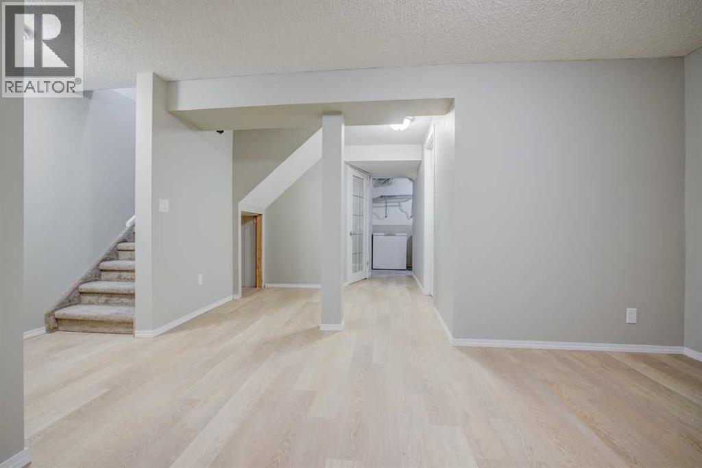 Single Family House for Sale in  Erin Woods Drive SE Erin Woods Calgary 
