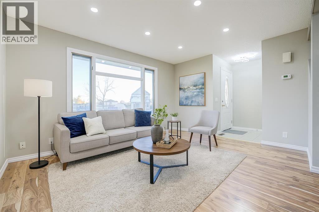 Single Family House for Sale in  Erin Woods Drive SE Erin Woods Calgary 