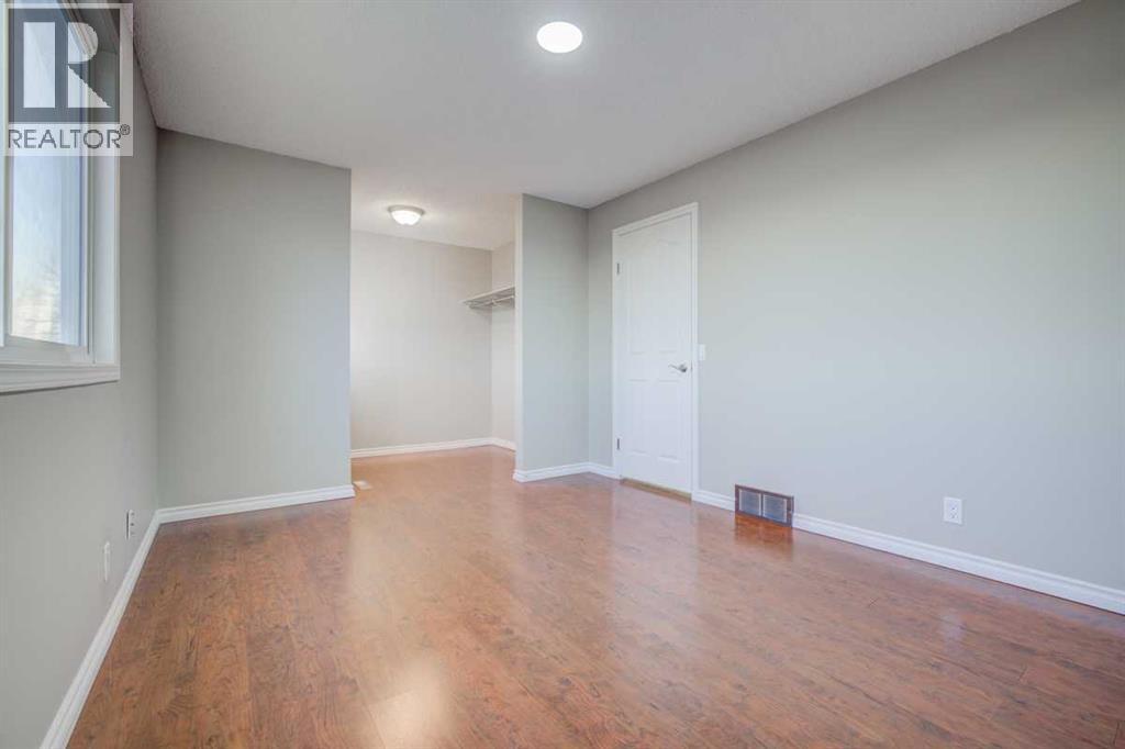 Single Family House for Sale in  Erin Woods Drive SE Erin Woods Calgary 