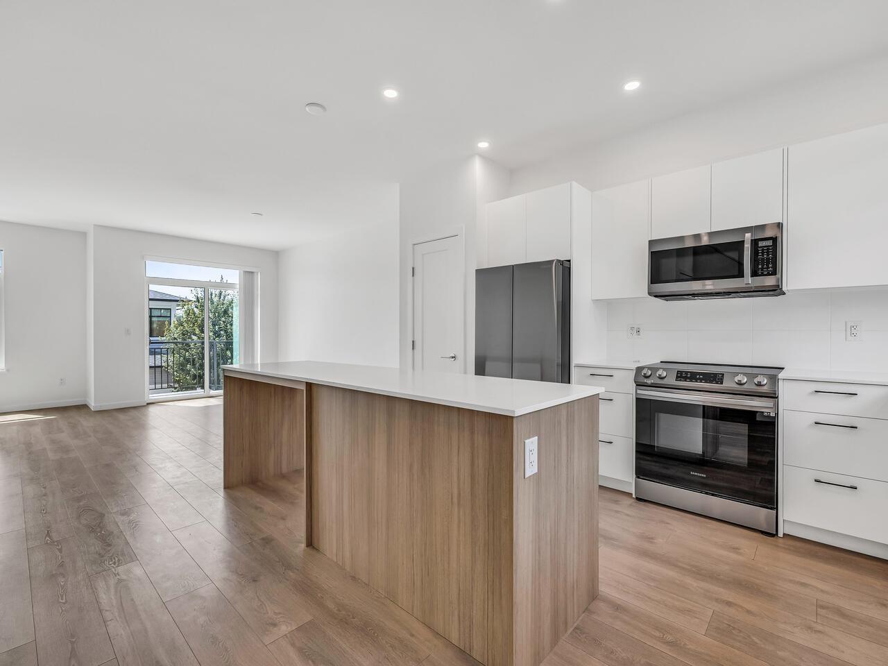Photo 11 of 54 15255 Sitka Drive, Surrey BC