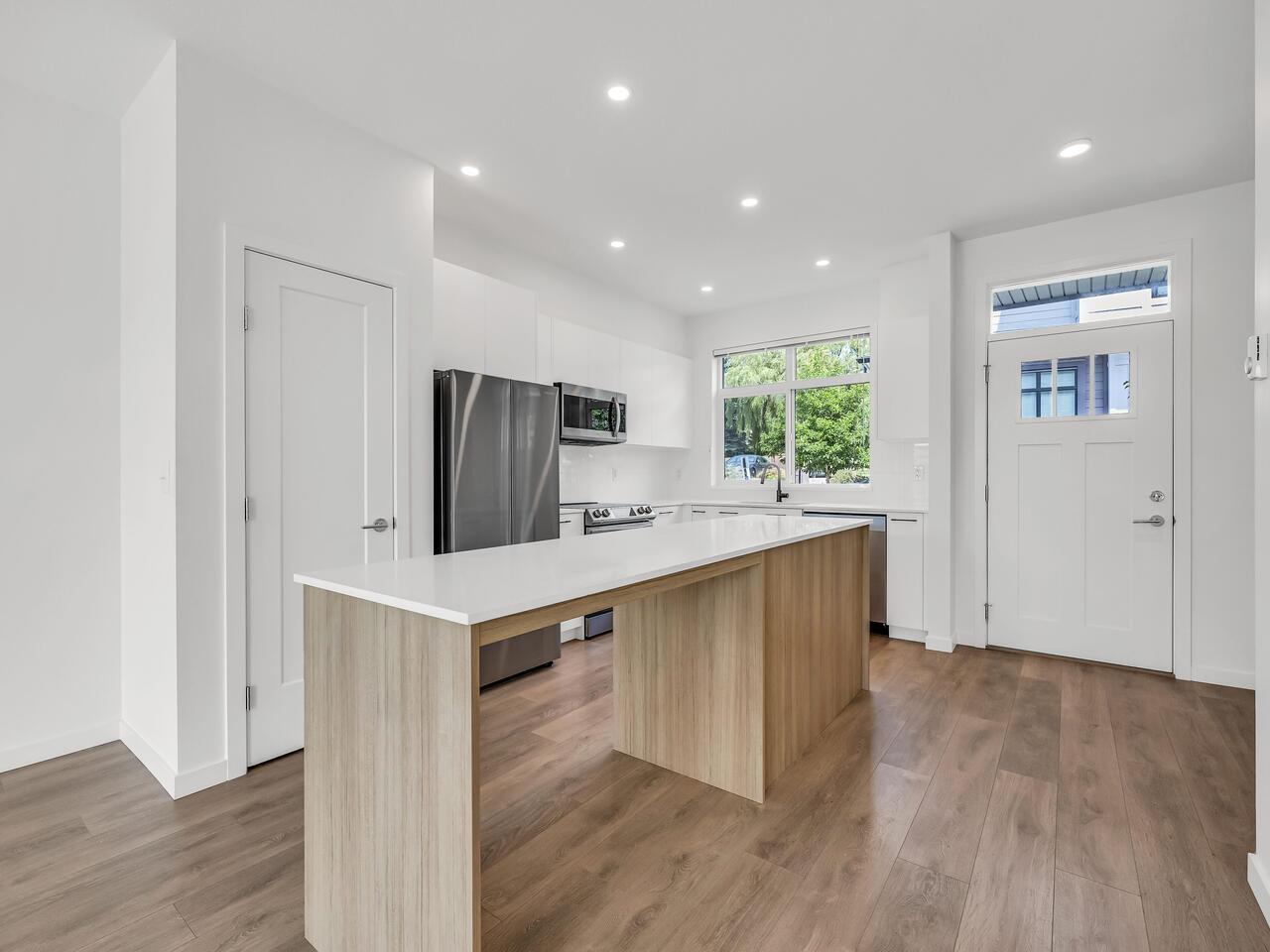 Photo 8 of 54 15255 Sitka Drive, Surrey BC