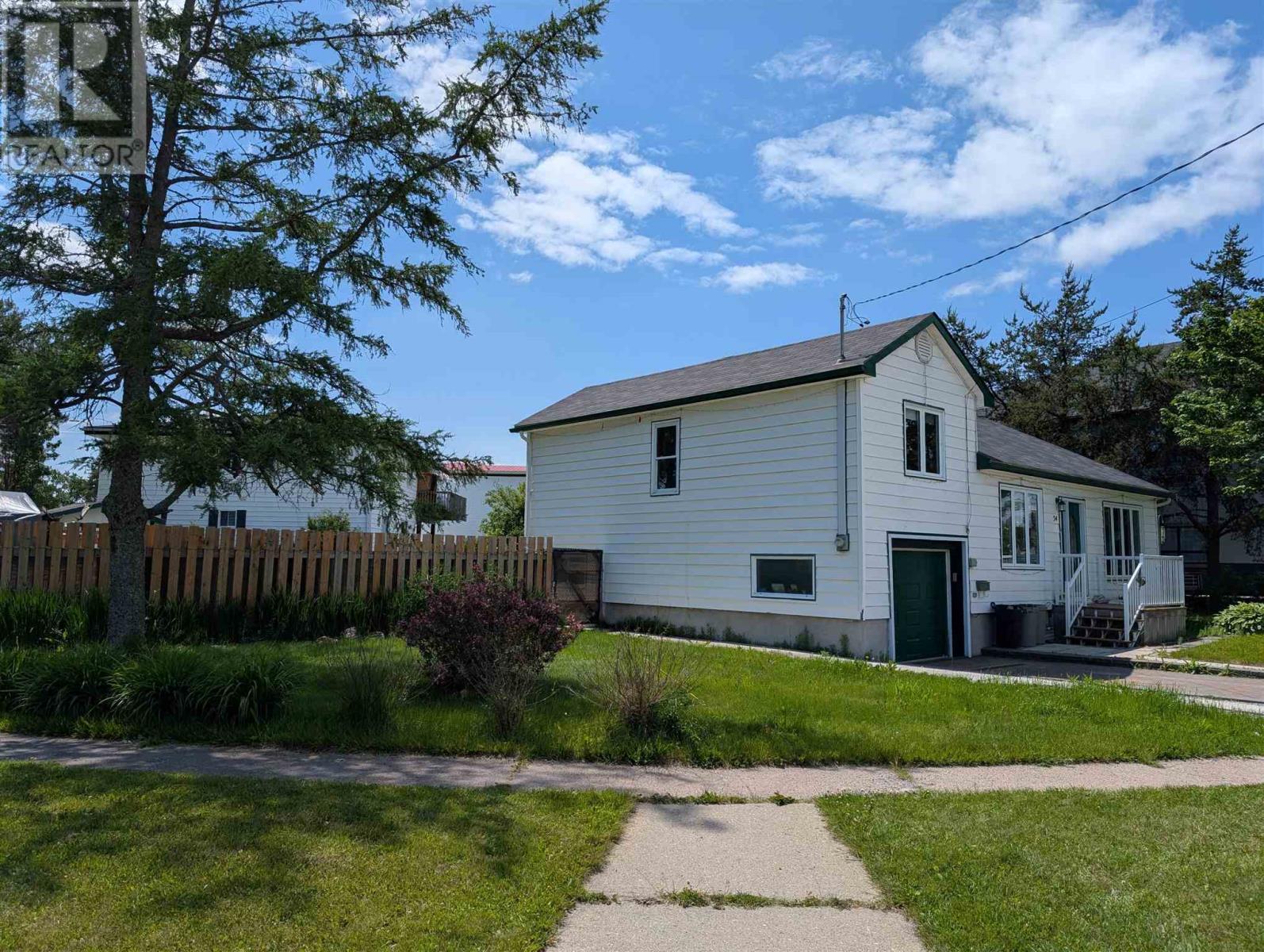 Photo 23 of 54 Magpie Rd, Wawa ON