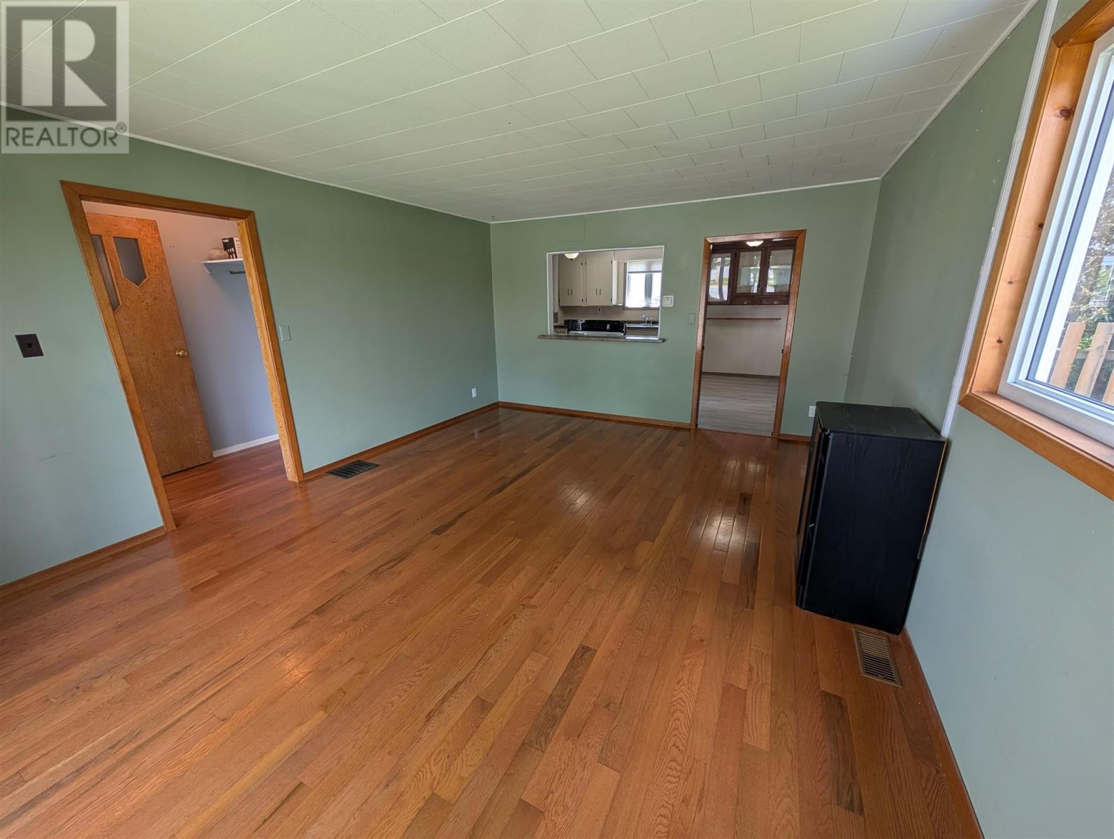 Photo 16 of 54 Magpie Rd, Wawa ON