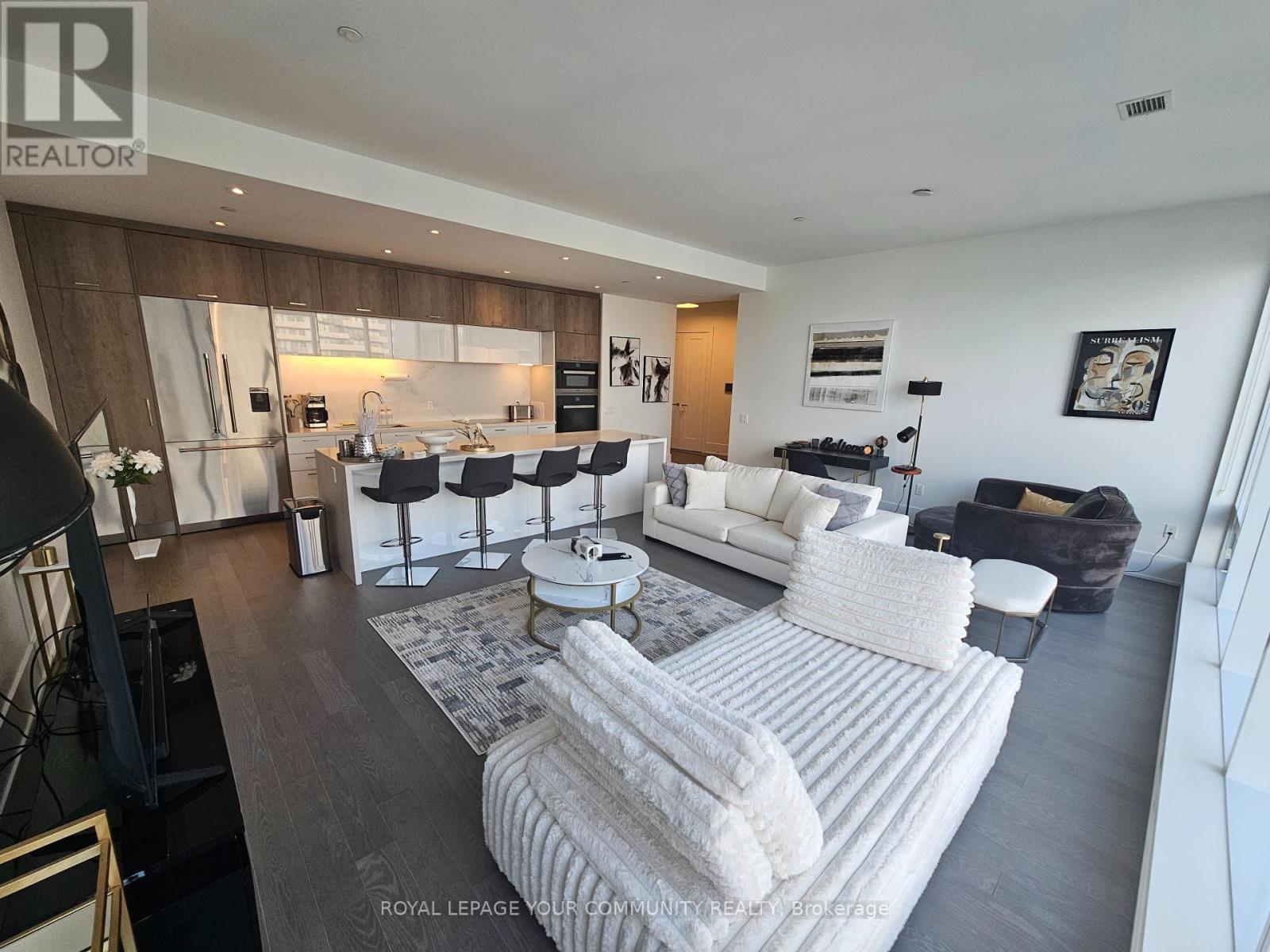 Photo 10 of 6503 10 York Street, Toronto ON