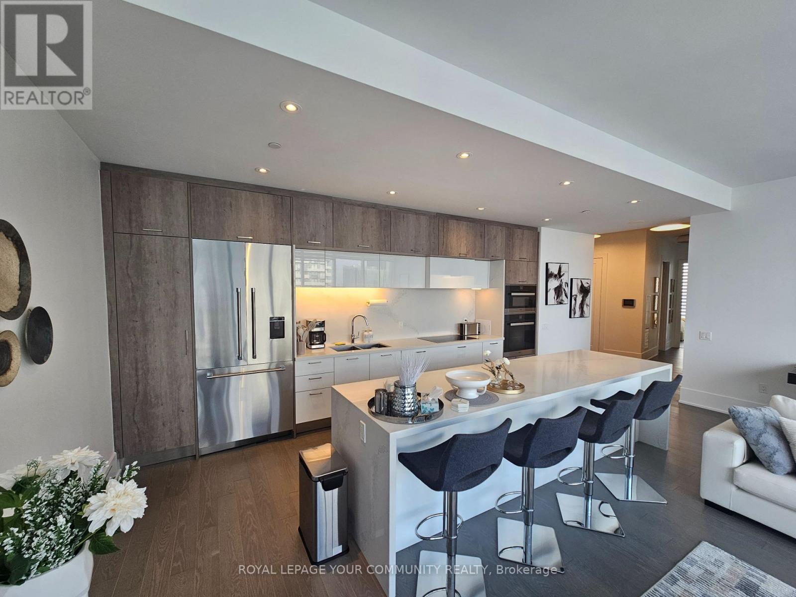 Photo 12 of 6503 10 York Street, Toronto ON