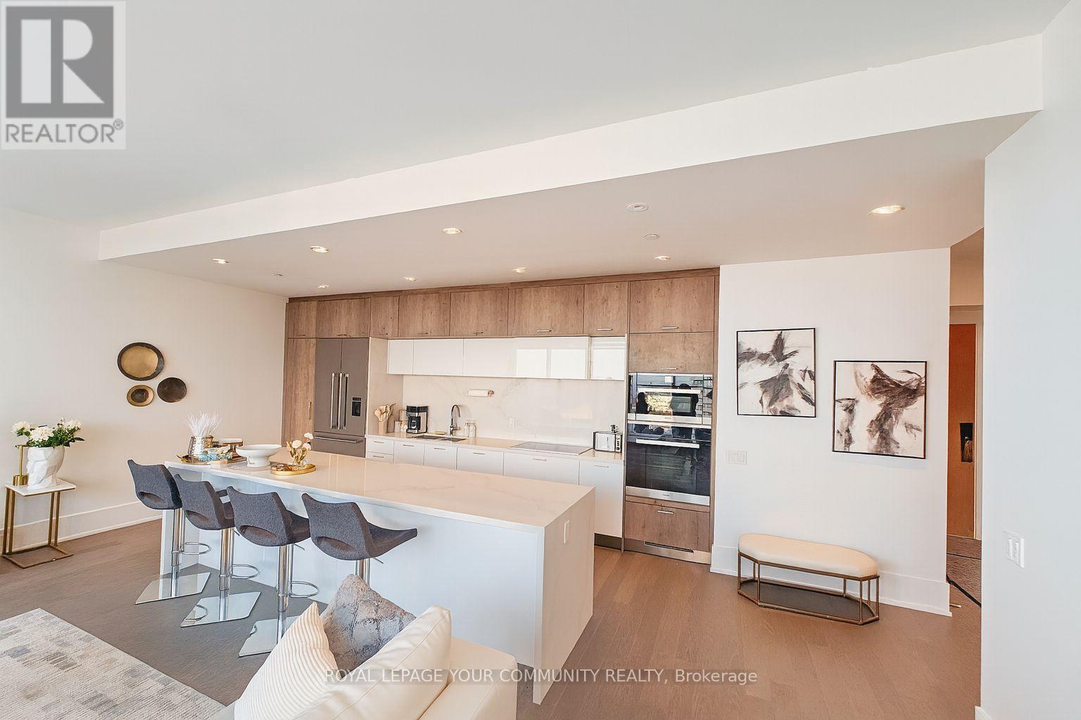 Photo 11 of 6503 10 York Street, Toronto ON