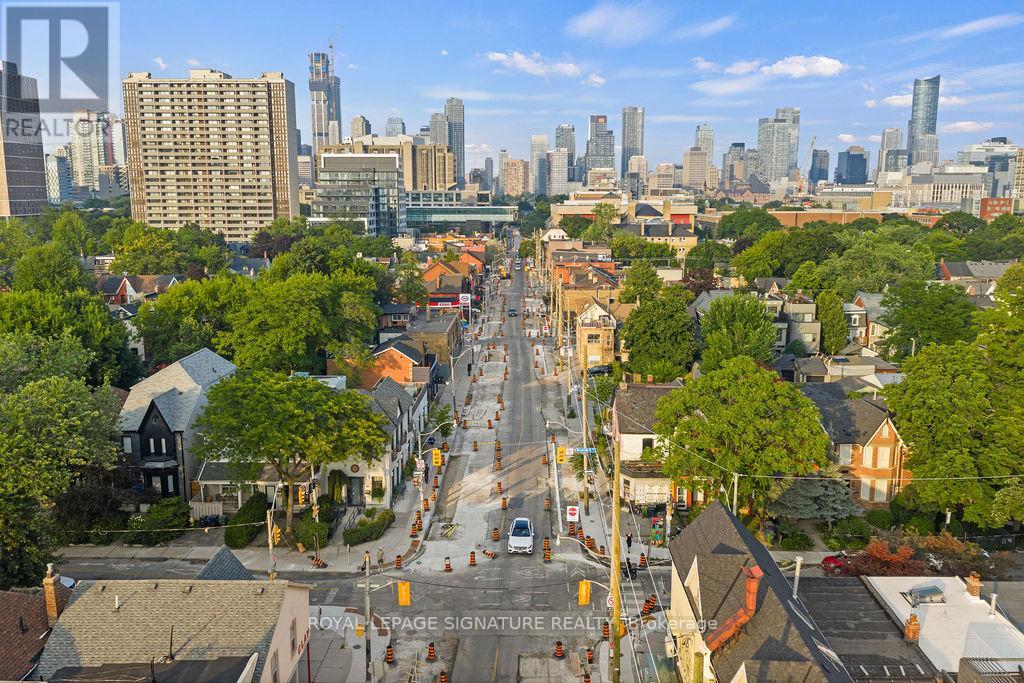 Photo 4 of 169 Brunswick Avenue, Toronto ON