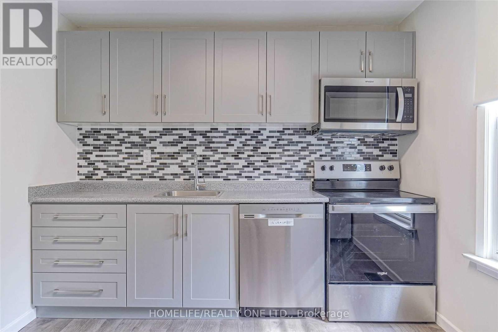 Photo 11 of Upper 104 Benson Avenue, Toronto ON