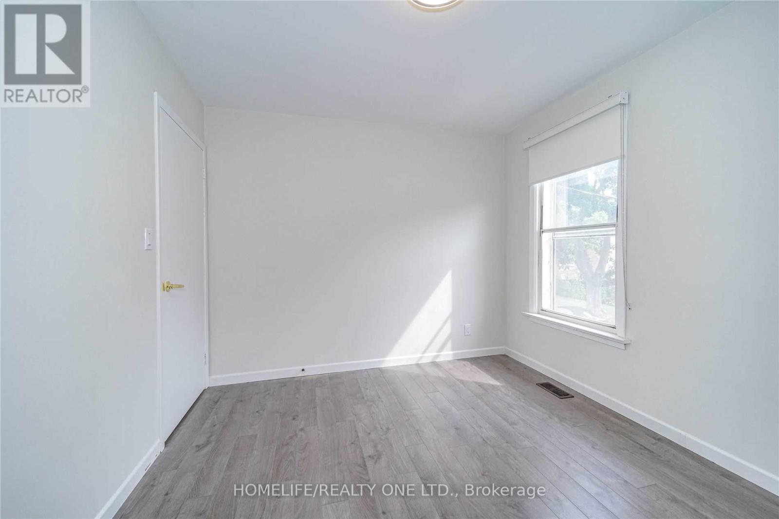 Photo 22 of Upper 104 Benson Avenue, Toronto ON