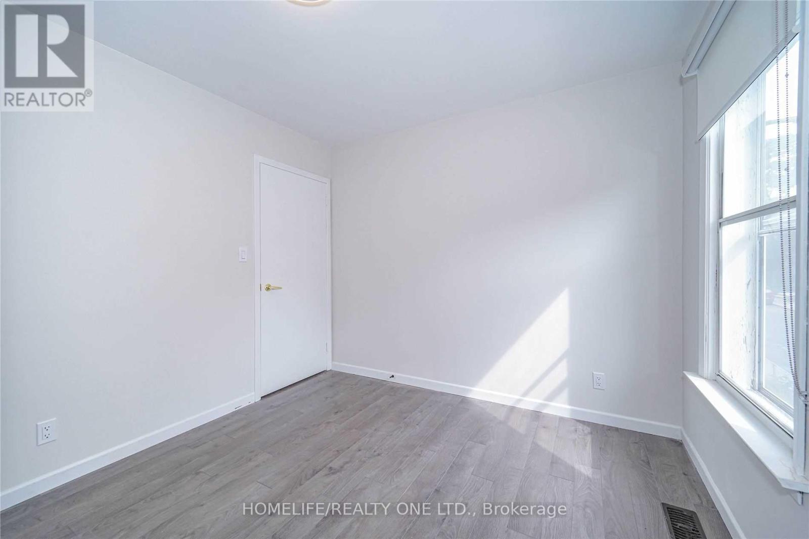 Photo 14 of Upper 104 Benson Avenue, Toronto ON
