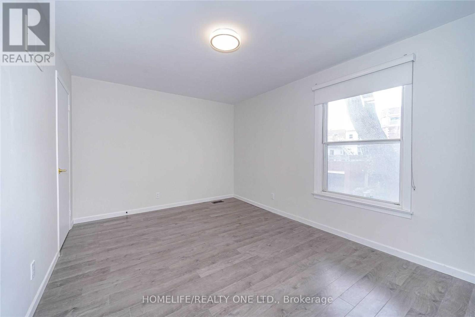 Photo 25 of Upper 104 Benson Avenue, Toronto ON
