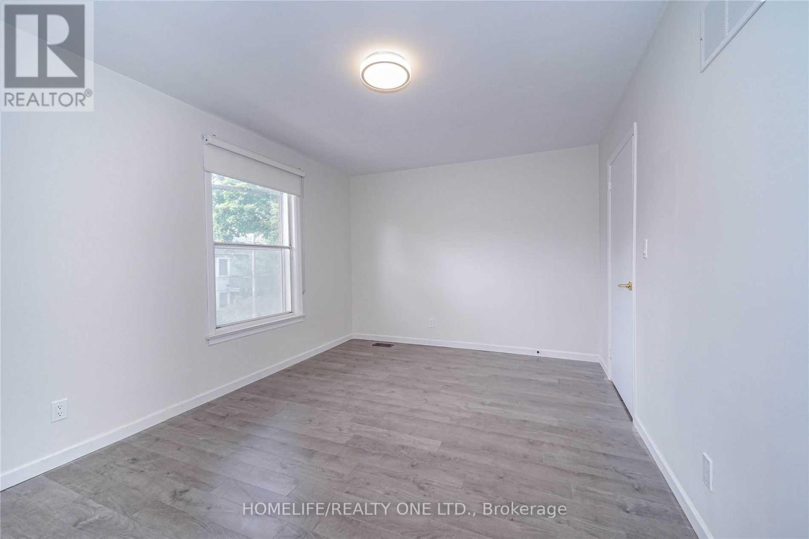 Photo 24 of Upper 104 Benson Avenue, Toronto ON