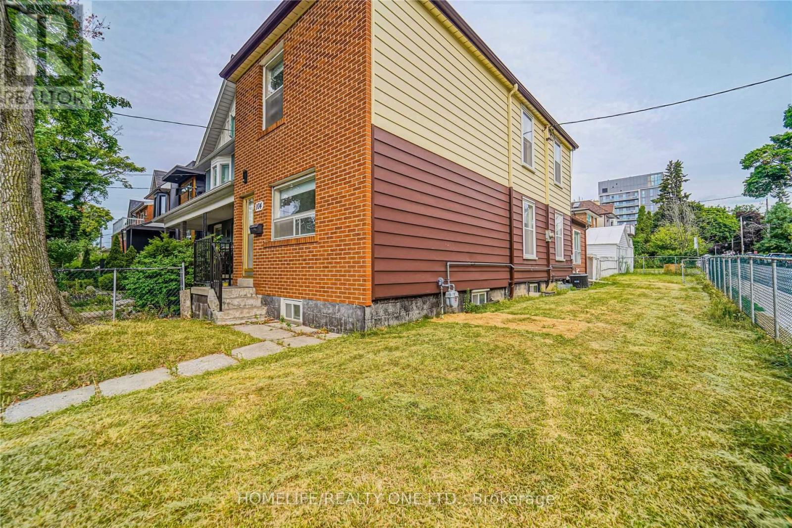 Photo 16 of Upper 104 Benson Avenue, Toronto ON