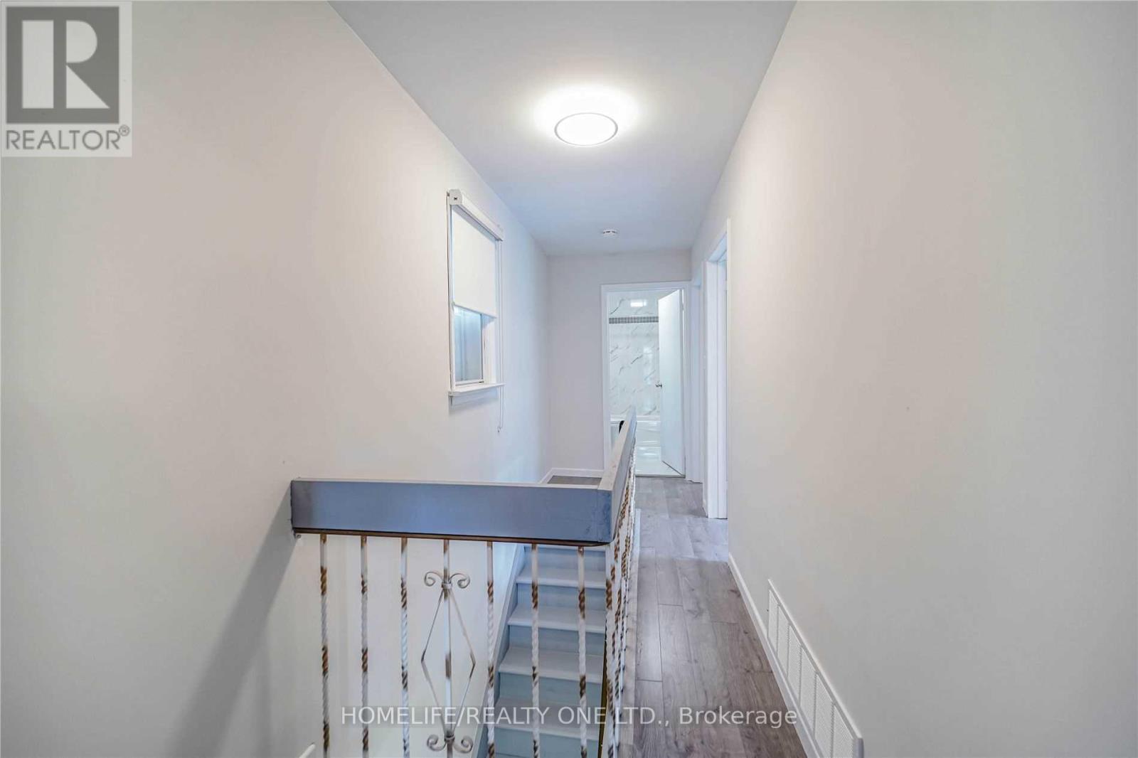 Photo 3 of Upper 104 Benson Avenue, Toronto ON