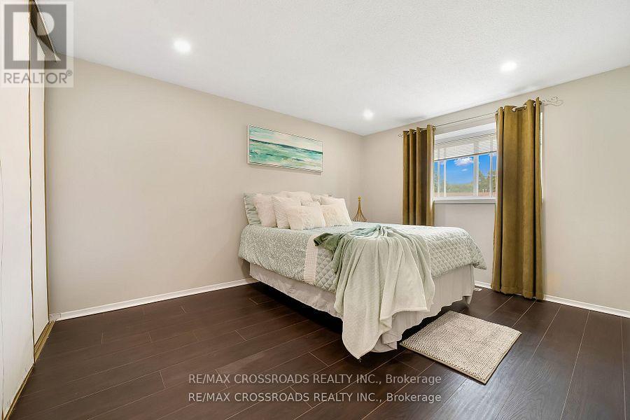 Photo 15 of 299 55 Collinsgrove Road, Toronto ON