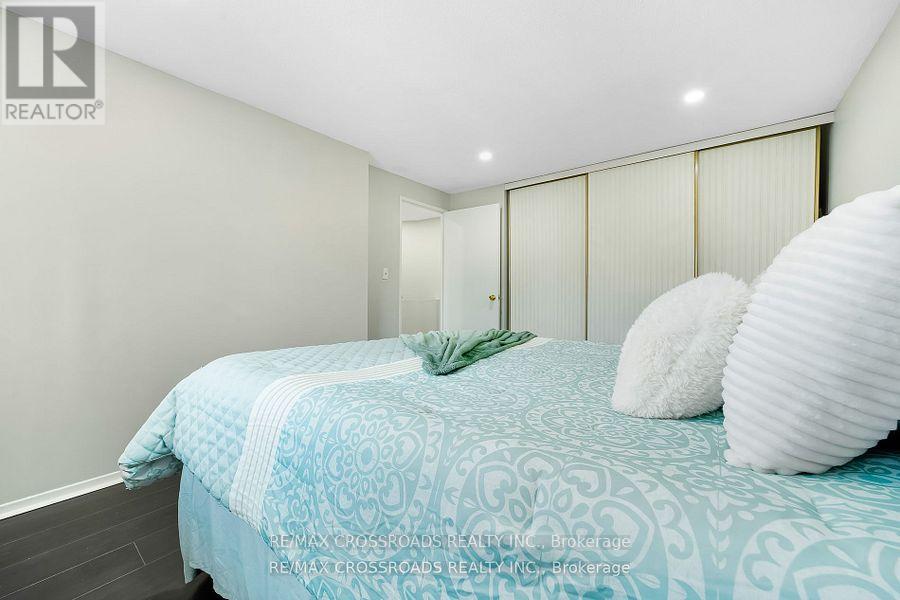 Photo 16 of 299 55 Collinsgrove Road, Toronto ON