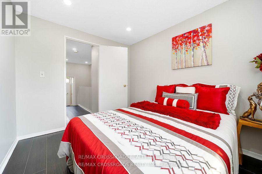 Photo 19 of 299 55 Collinsgrove Road, Toronto ON