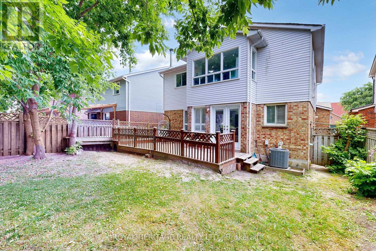 Photo 9 of 20 Reed Drive, Ajax ON