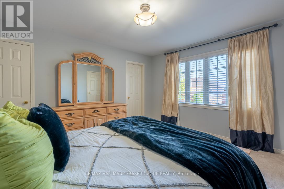 Photo 33 of 10 Weston Crescent, Ajax ON
